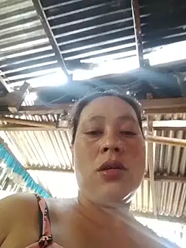 Snapshot of May_Bombs chatting on March 17, 2026, 7:33 am May Bombs online show from March 17, 2026, 7:33 am