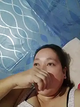 Snapshot of May_Bombs chatting on April 1, 2026, 12:06 pm May Bombs online show from April 1, 2026, 12:06 pm