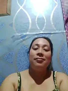 Snapshot of May_Bombs chatting on April 4, 2026, 10:18 pm May Bombs online show from April 4, 2026, 10:18 pm