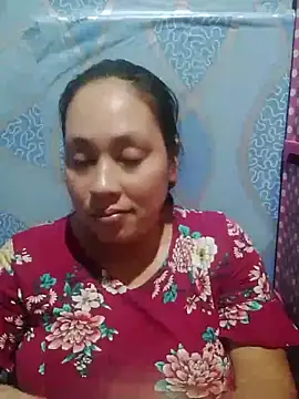 Snapshot of May_Bombs chatting on April 7, 2026, 12:49 pm May Bombs online show from April 7, 2026, 12:49 pm