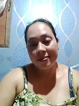 Snapshot of May_Bombs chatting on April 10, 2026, 1:00 am May Bombs online show from April 10, 2026, 1:00 am