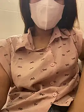 Snapshot of Miu_Xinh chatting on May 2, 2026, 7:08 pm Miu Xinh online show from May 2, 2026, 7:08 pm