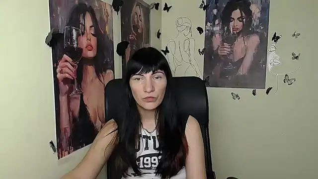 Snapshot of Rosalinda_ro chatting on April 3, 2026, 12:03 pm Rosalinda ro online show from April 3, 2026, 12:03 pm