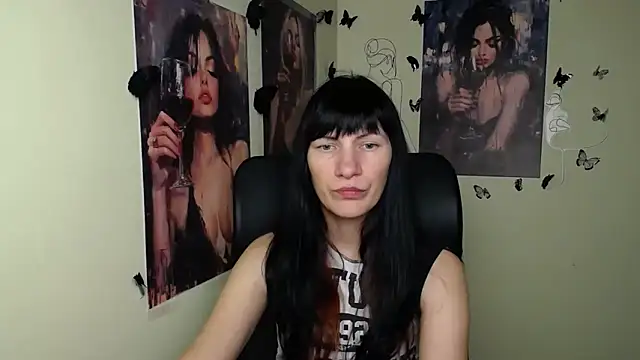 Snapshot of Rosalinda_ro chatting on April 14, 2026, 6:14 pm Rosalinda ro online show from April 14, 2026, 6:14 pm