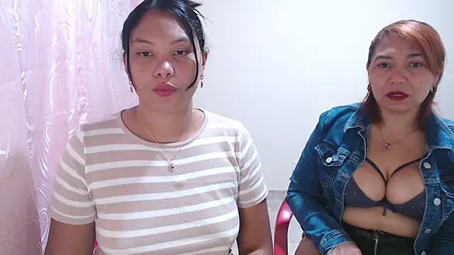 dannamomcerratt online show from March 23, 2026, 2:15 am