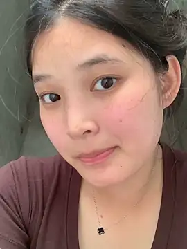 Snapshot of Suzu_xx01 chatting on May 9, 2026, 7:35 am Suzu xx01 online show from May 9, 2026, 7:35 am