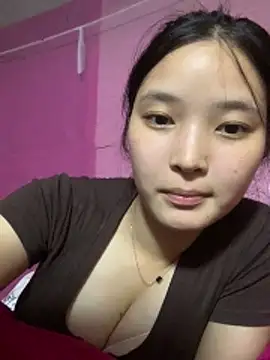 Snapshot of Suzu_xx01 chatting on May 13, 2026, 3:42 pm Suzu xx01 online show from May 13, 2026, 3:42 pm