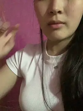 Snapshot of Suzu_xx01 chatting on May 21, 2026, 3:30 pm Suzu xx01 online show from May 21, 2026, 3:30 pm