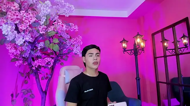 Snapshot of FemNoa chatting on February 6, 2026, 12:08 pm FemNoa online show from February 6, 2026, 12:08 pm