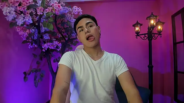 Snapshot of FemNoa chatting on February 10, 2026, 5:06 pm FemNoa online show from February 10, 2026, 5:06 pm