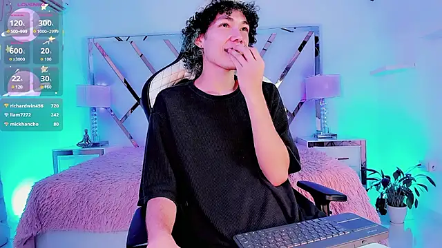 Snapshot of thanier_18 chatting on March 11, 2026, 7:31 pm thanier 18 online show from March 11, 2026, 7:31 pm