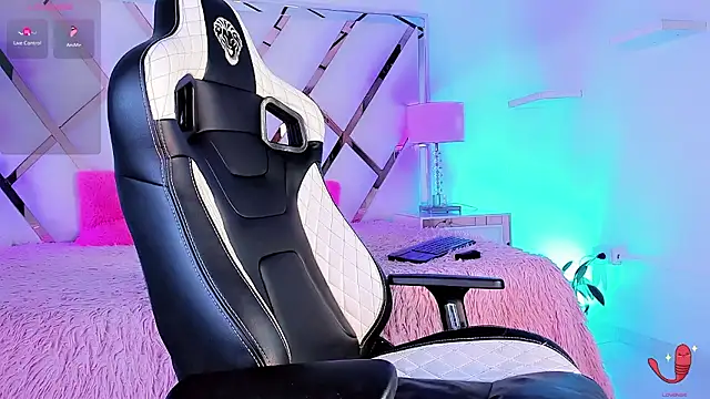 Snapshot of thanier_18 chatting on March 13, 2026, 7:20 pm thanier 18 online show from March 13, 2026, 7:20 pm