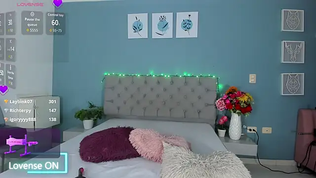 Valentina Rujano online show from April 22, 2026, 2:03 am