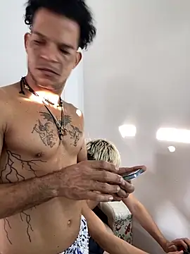 Snapshot of MaxyRyan chatting on April 3, 2026, 12:03 pm MaxyRyan online show from April 3, 2026, 12:03 pm