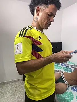 Snapshot of MaxyRyan chatting on April 10, 2026, 11:59 am MaxyRyan online show from April 10, 2026, 11:59 am