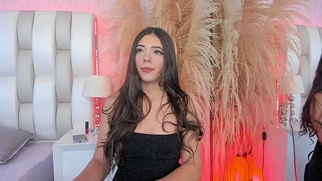 Sophi rae online show from July 18, 2026, 7:28 pm