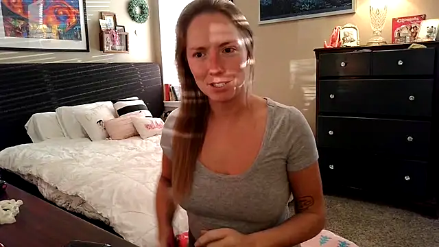 Snapshot of mooviebaby chatting on February 13, 2026, 10:50 pm mooviebaby online show from February 13, 2026, 10:50 pm