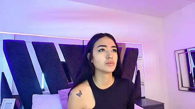 Snapshot of sophia_love__ chatting on February 16, 2026, 2:02 pm sophia love online show from February 16, 2026, 2:02 pm