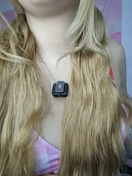 isaneptuneuwu online show from April 17, 2026, 1:41 am