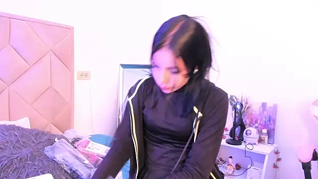 Chloe Miller 2 online show from April 10, 2026, 8:35 pm