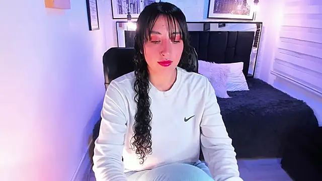 ladyraing online show from February 17, 2026, 3:14 am