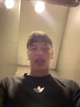 ARON LUXX online show from June 7, 2026, 5:27 pm