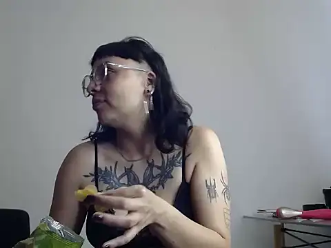 Snapshot of LanaGodard chatting on February 20, 2026, 5:35 pm LanaGodard online show from February 20, 2026, 5:35 pm