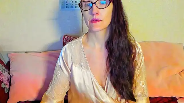 Snapshot of beddable_woman chatting on April 8, 2026, 2:44 am beddable woman online show from April 8, 2026, 2:44 am