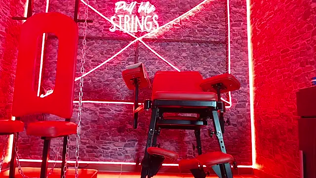 Snapshot of MiistressBlu chatting on February 13, 2026, 7:43 pm MiistressBlu online show from February 13, 2026, 7:43 pm