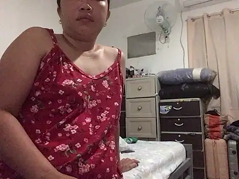 lady candy85 online show from February 8, 2026, 8:23 pm