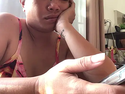 lady candy85 online show from April 3, 2026, 10:41 pm