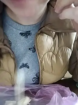 Snapshot of LiilyZi chatting on March 18, 2026, 1:20 am LiilyZi online show from March 18, 2026, 1:20 am