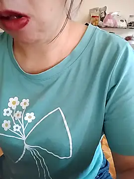 Snapshot of LiilyZi chatting on March 23, 2026, 2:04 am LiilyZi online show from March 23, 2026, 2:04 am