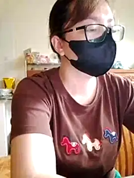 Snapshot of LiilyZi chatting on April 7, 2026, 1:28 am LiilyZi online show from April 7, 2026, 1:28 am