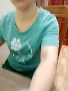 Snapshot of LiilyZi chatting on April 14, 2026, 1:11 am LiilyZi online show from April 14, 2026, 1:11 am