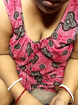 R Queen online show from May 22, 2026, 6:53 am