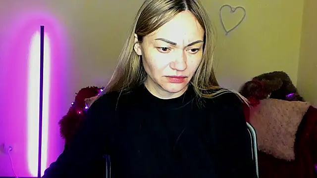 Snapshot of BlondMikey22 chatting on April 23, 2026, 5:26 pm BlondMikey22 online show from April 23, 2026, 5:26 pm