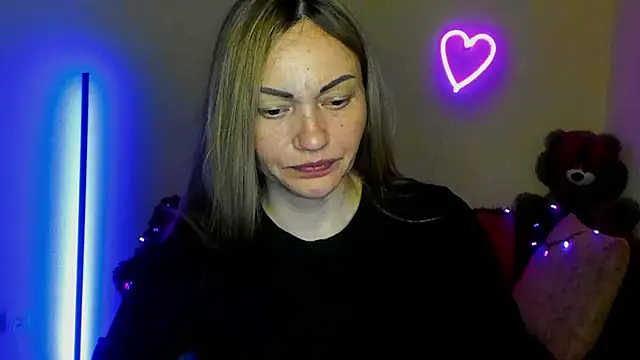 Snapshot of BlondMikey22 chatting on May 20, 2026, 5:24 am BlondMikey22 online show from May 20, 2026, 5:24 am