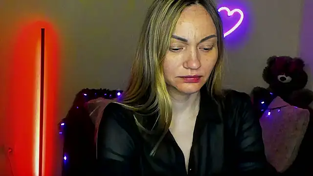 Snapshot of BlondMikey22 chatting on May 30, 2026, 5:26 am BlondMikey22 online show from May 30, 2026, 5:26 am