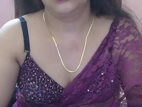 Cute Sheetal online show from April 4, 2026, 12:35 pm