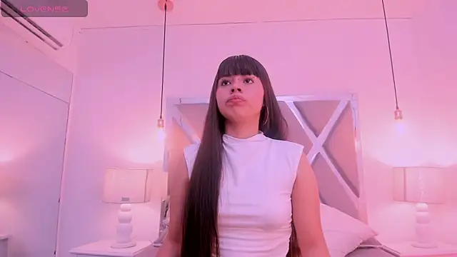 Snapshot of Raven_Luxx chatting on May 15, 2026, 5:20 pm Raven Luxx online show from May 15, 2026, 5:20 pm