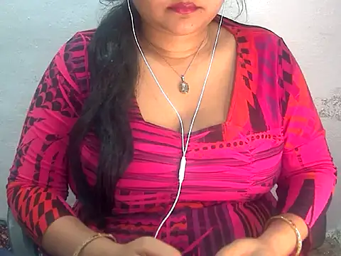 Snapshot of Saniya_K2 chatting on May 7, 2026, 4:12 pm Saniya K2 online show from May 7, 2026, 4:12 pm