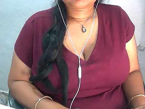 Snapshot of Saniya_K2 chatting on May 9, 2026, 5:18 pm Saniya K2 online show from May 9, 2026, 5:18 pm