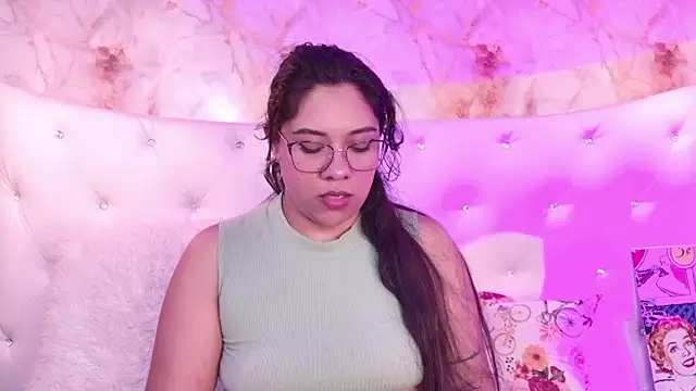 SasshaSpicy online show from April 8, 2026, 1:33 pm