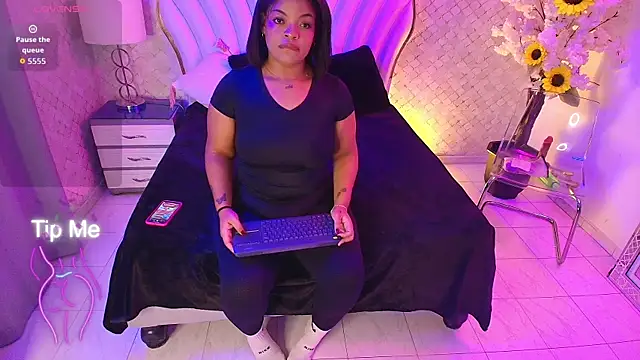 YazminJenner online show from June 11, 2026, 5:27 am