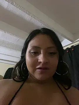 EmmaXDonald online show from March 12, 2026, 4:40 am