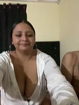 EmmaXDonald online show from March 16, 2026, 5:44 am