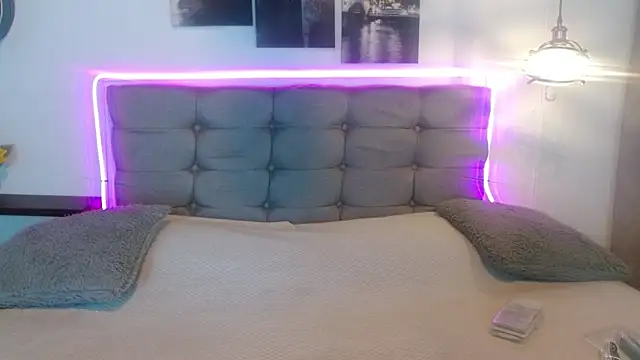 andreea xx online show from February 27, 2026, 1:33 pm