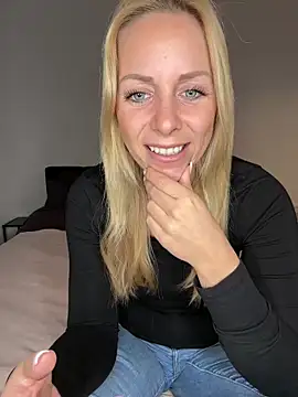 emily-becker22 online show from April 23, 2026, 3:36 pm