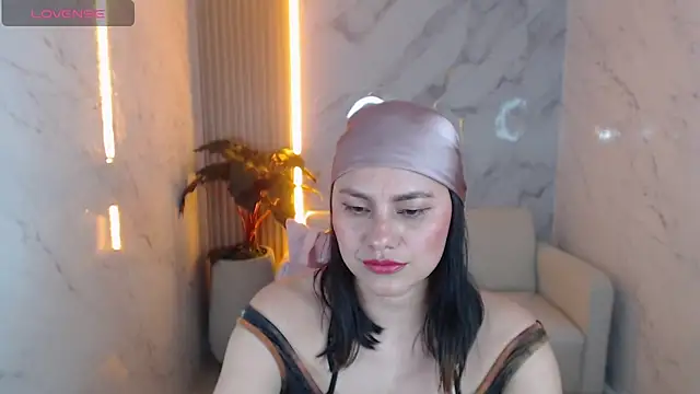 rox luxury tf online show from March 5, 2026, 7:54 pm